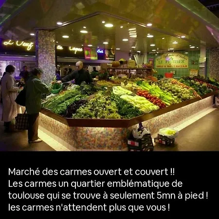 Le Black And White Cosy Centre *