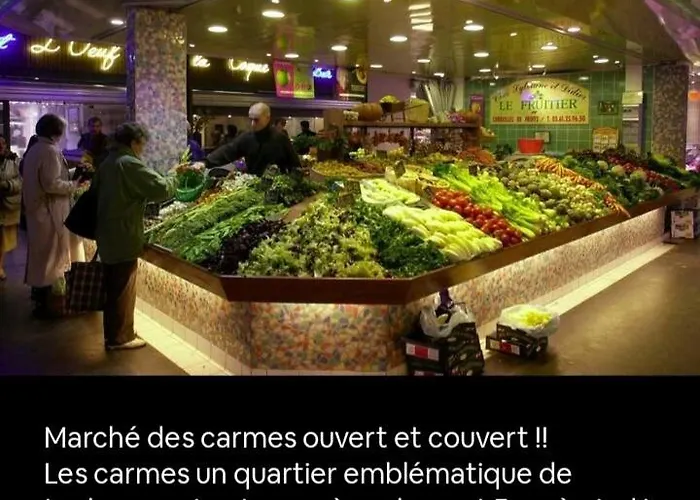 Le Black And White Cosy Centre *