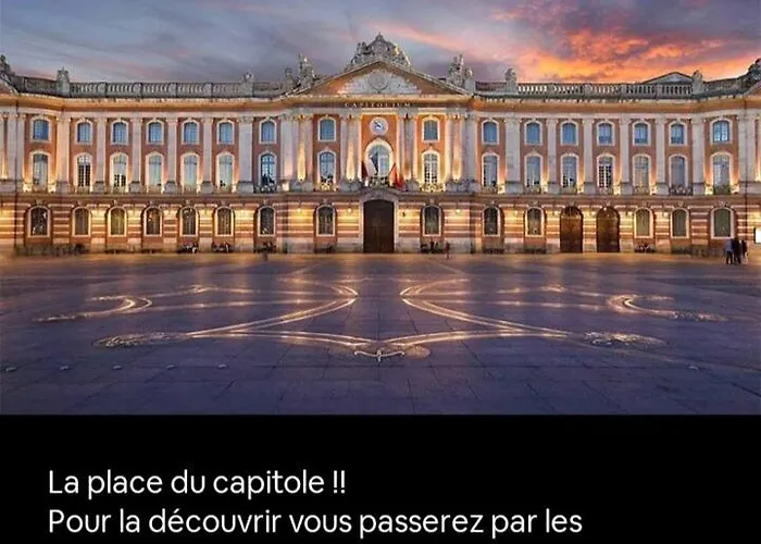 Le Black And White Cosy Centre *